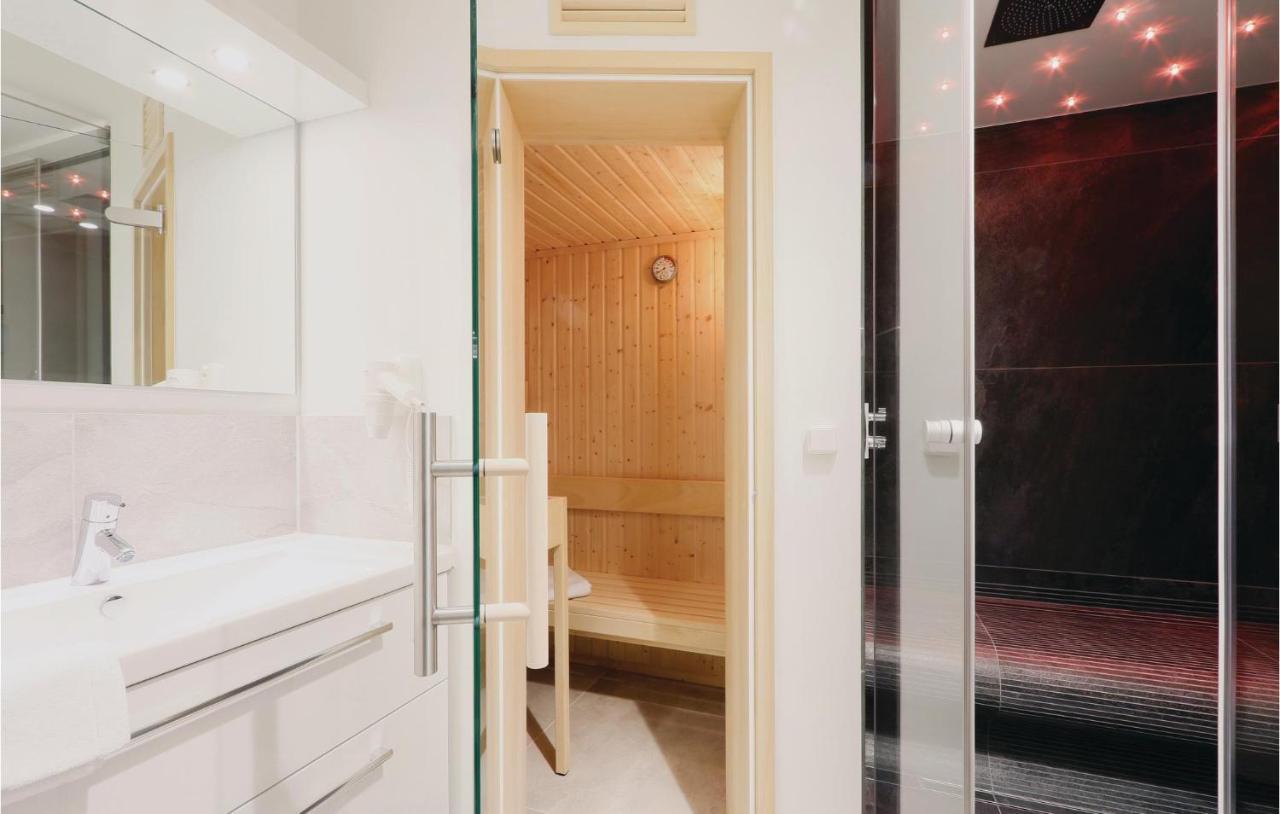 Amazing Apartment In Luebeck Travemuende With Sauna Екстериор снимка